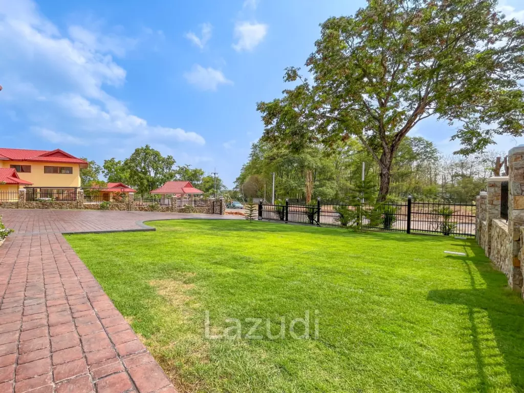 4 Beds 4 Baths 678 SQ.M. Phoenix Gold Golf
