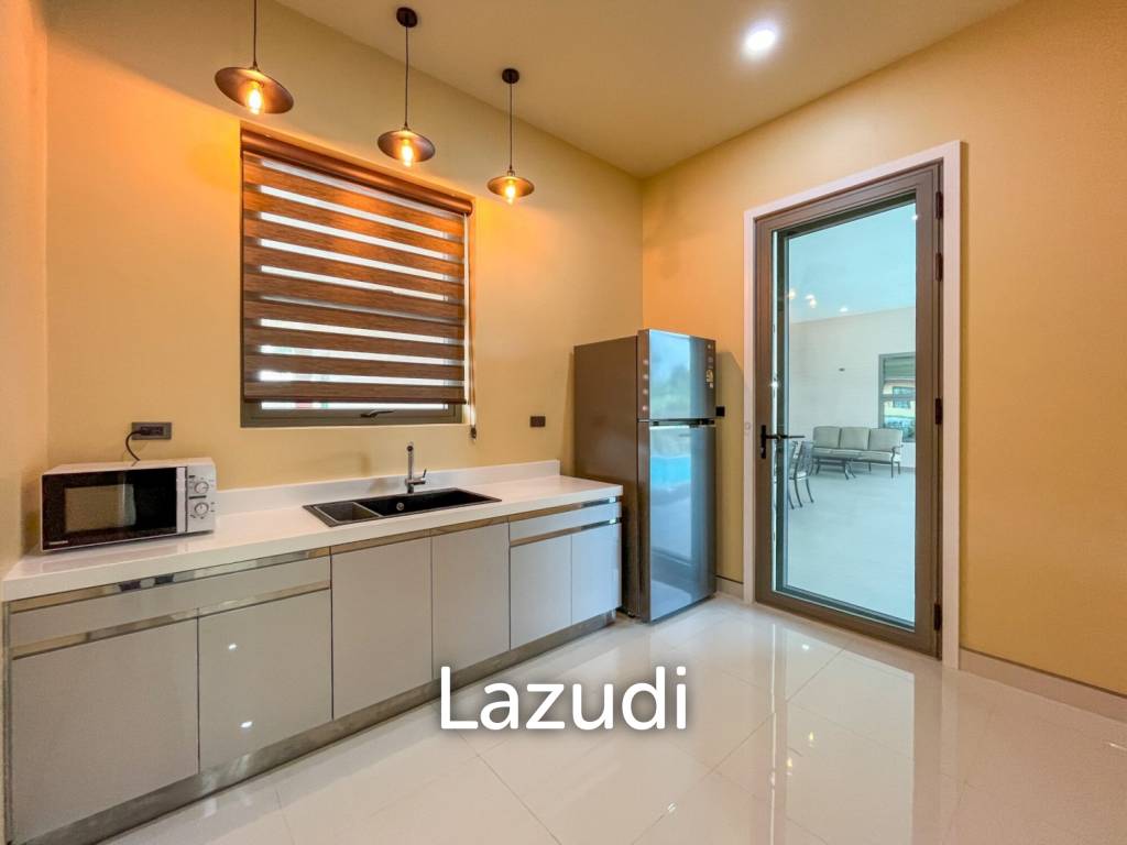 4 Beds 4 Baths 678 SQ.M. Phoenix Gold Golf