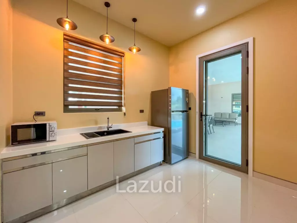 4 Beds 4 Baths 678 SQ.M. Phoenix Gold Golf