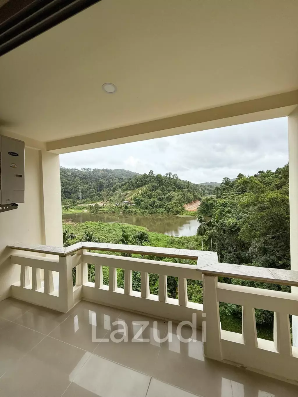 Newly renovated, spacious studio condo in Phuket Country Club