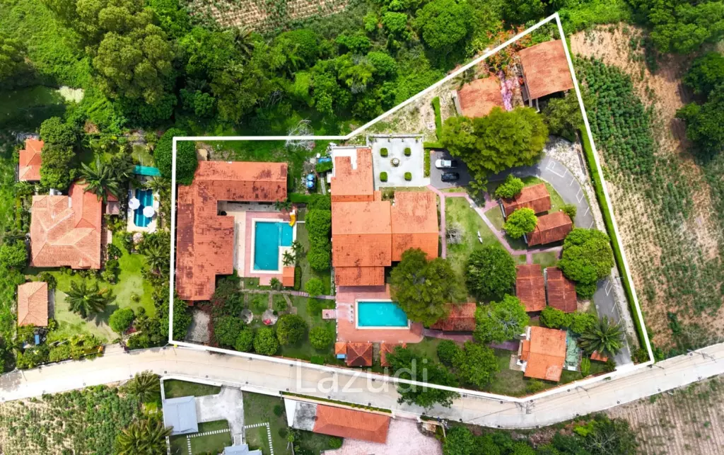 22 Beds 28 Baths 1,600 SQ.M. Villa Pictory