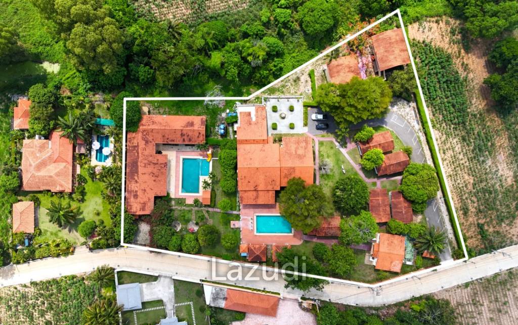 22 Beds 28 Baths 1,600 SQ.M. Villa Pictory