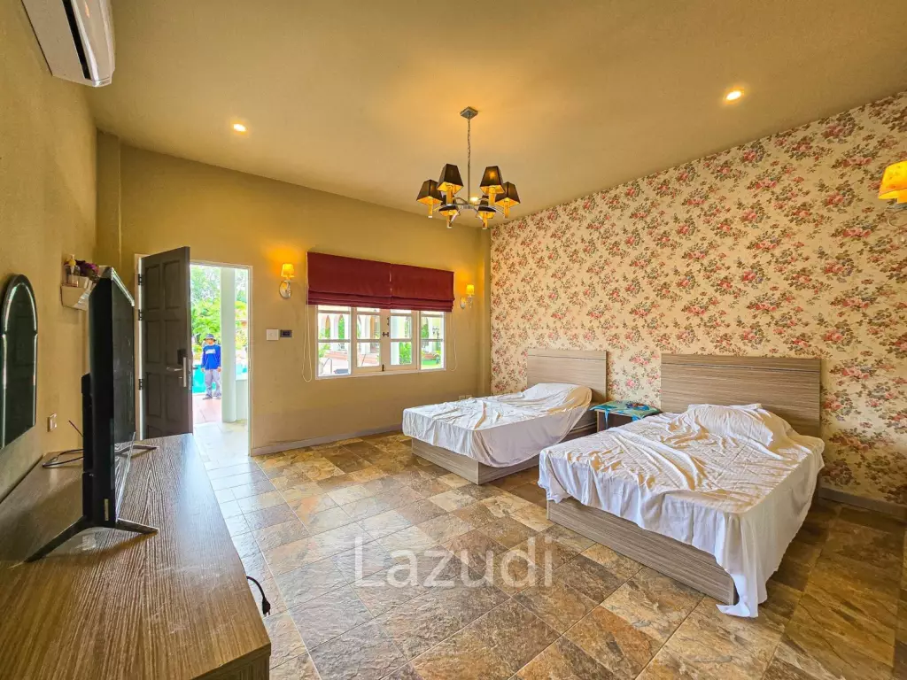 22 Beds 28 Baths 1,600 SQ.M. Villa Pictory