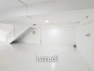 142 SQM on Main Road Sukhumvit 42 High Visibility, High Potential - Perfect retail location for Spa, Clinic, Restaurant, etc.