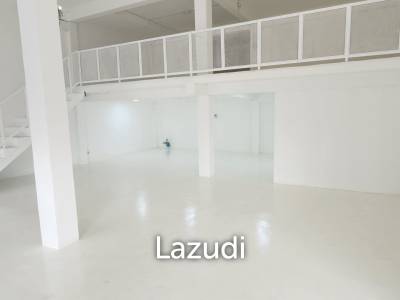 142 SQM on Main Road Sukhumvit 42 High Visibility, High Potential - Perfect retail location for Spa, Clinic, Restaurant, etc.