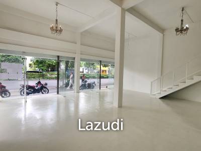 142 SQM on Main Road Sukhumvit 42 High Visibility, High Potential - Perfect retail location for Spa, Clinic, Restaurant, etc.