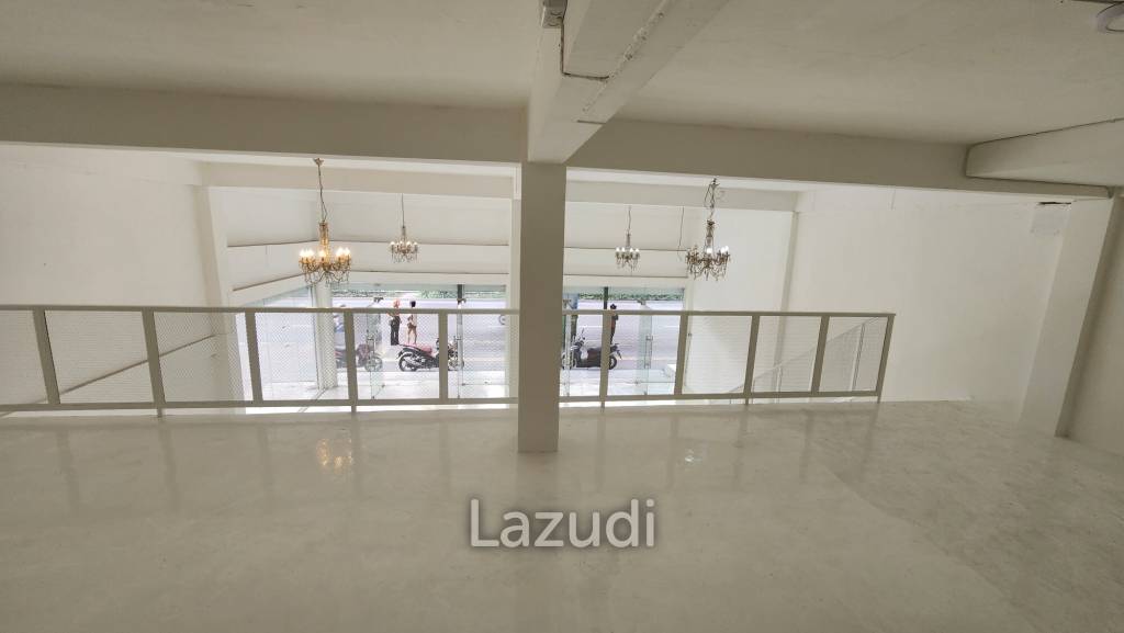 142 SQM on Main Road Sukhumvit 42 High Visibility, High Potential - Perfect retail location for Spa, Clinic, Restaurant, etc.
