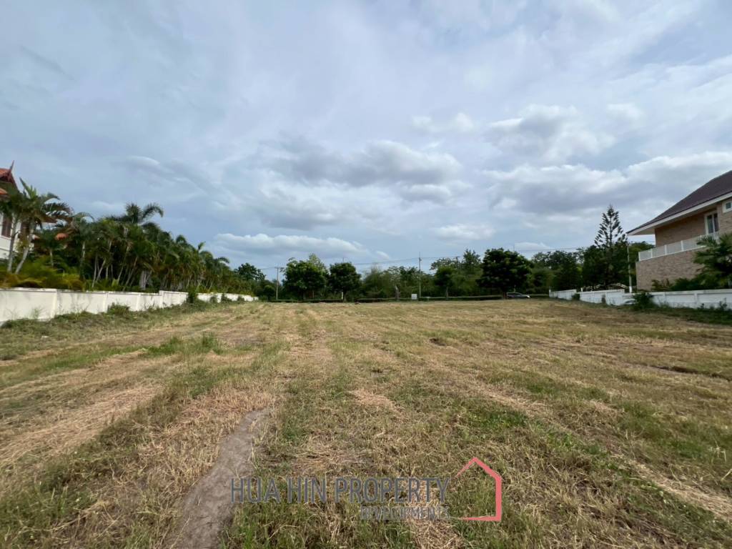 Exclusive Freehold Land 1-2-30 Rai in Palm Hills Golf and Residence