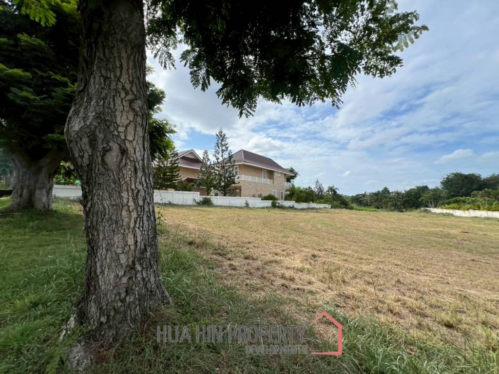 Exclusive Freehold Land 1-2-30 Rai in Palm Hills Golf and Residence