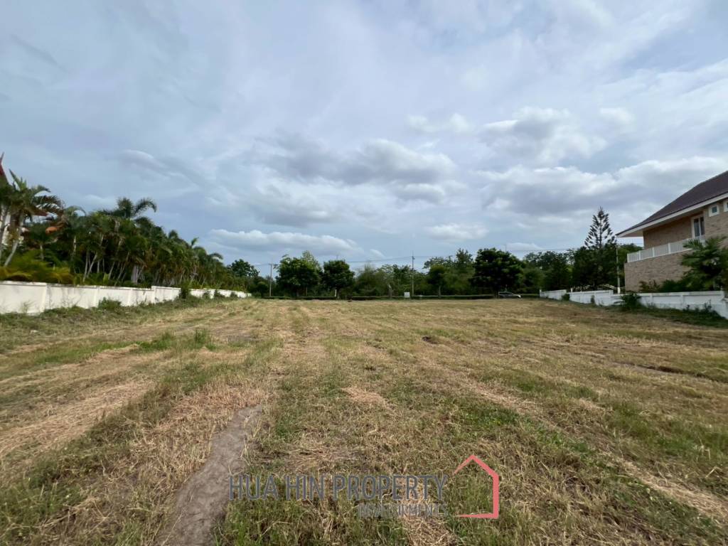 Exclusive Freehold Land 1-2-30 Rai in Palm Hills Golf and Residence