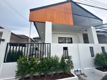 Renovated 2-Bedroom House In Chalong Renovated 2-Bedroom House In Chalong