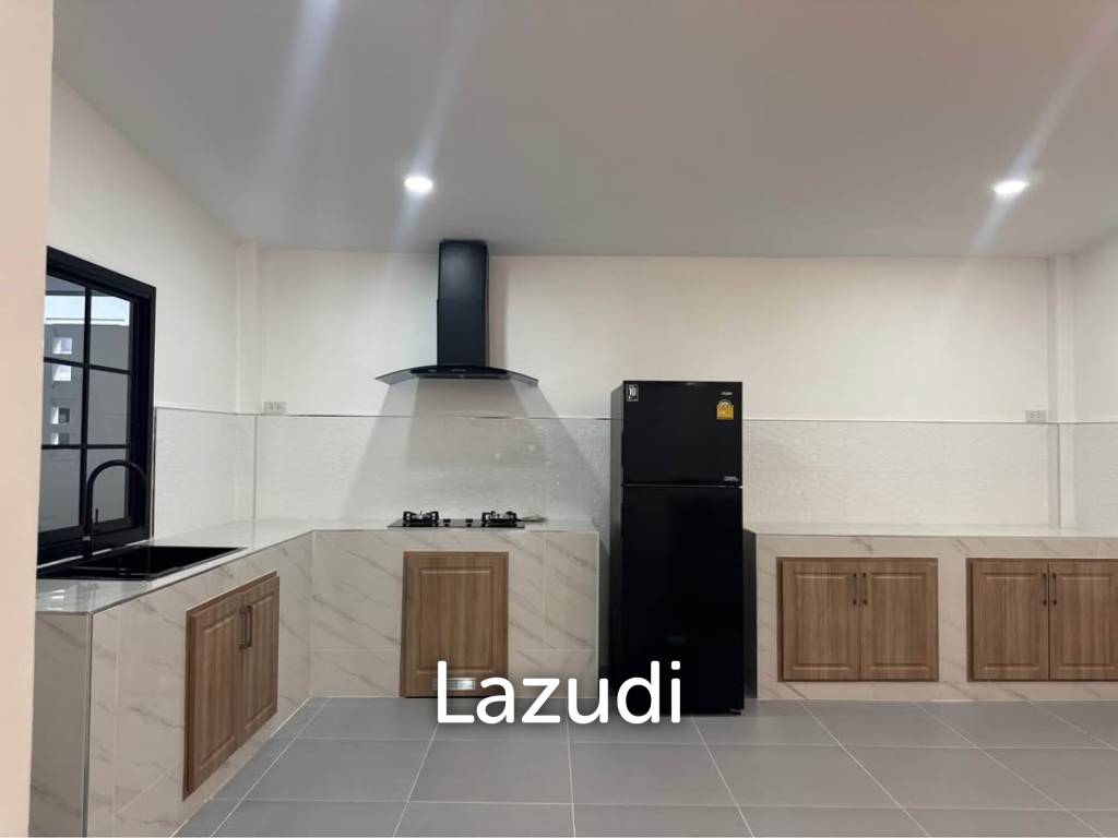 Renovated 2-Bedroom House In Chalong