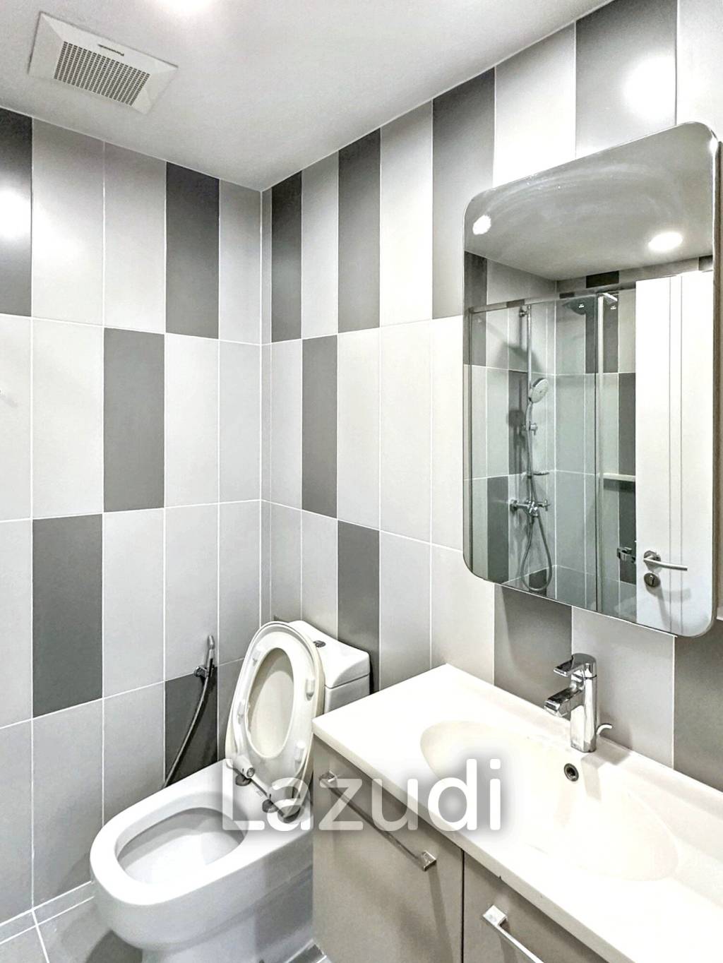 1 Bedroom 1 Bathroom 32 Sq.m Onyx Phaholyothin