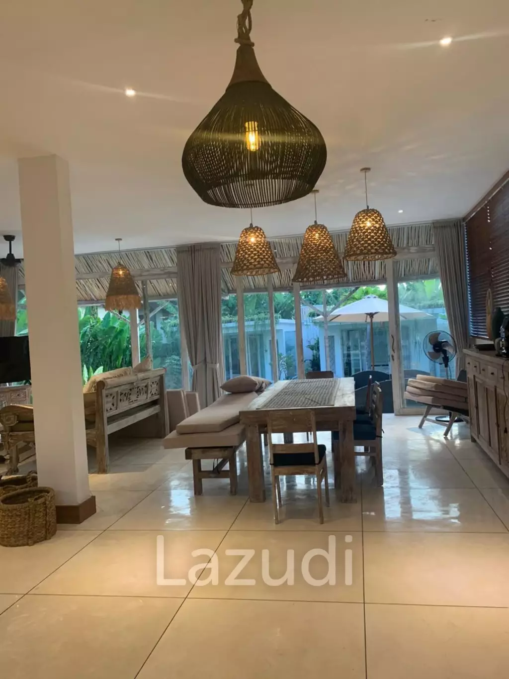 4 Bedroom Leasehold Villa in Bumbak Umalas Bali