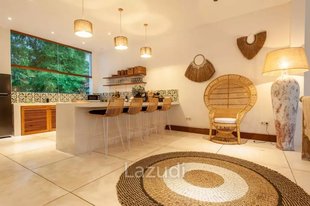 4 Bedroom Leasehold Villa in Bumbak Umalas Bali