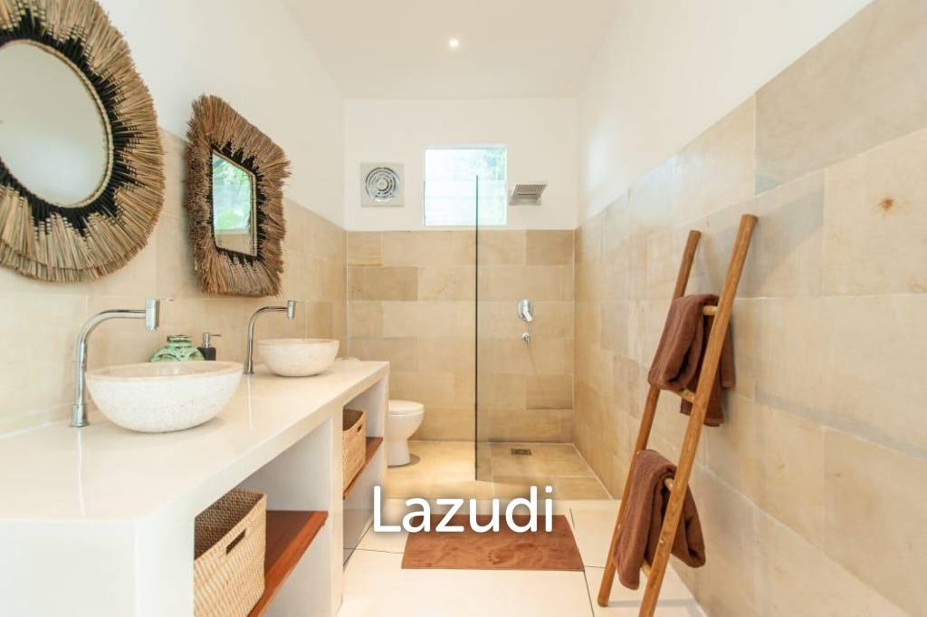 4 Bedroom Leasehold Villa in Bumbak Umalas Bali