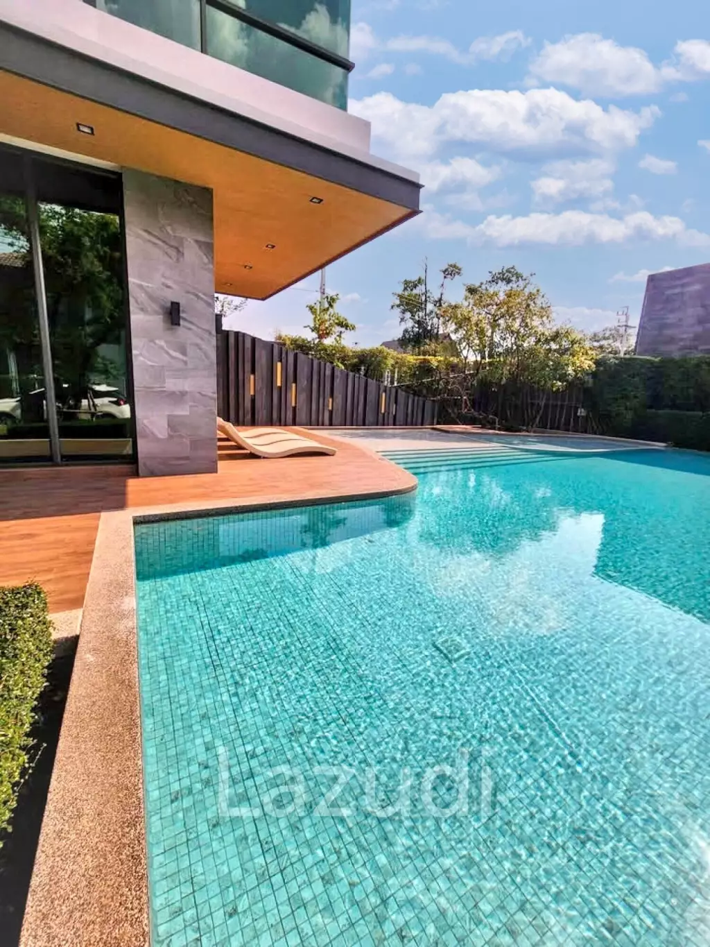 4 Bedroom 3 Bathroom 234 Sq.m Venue Rama 9