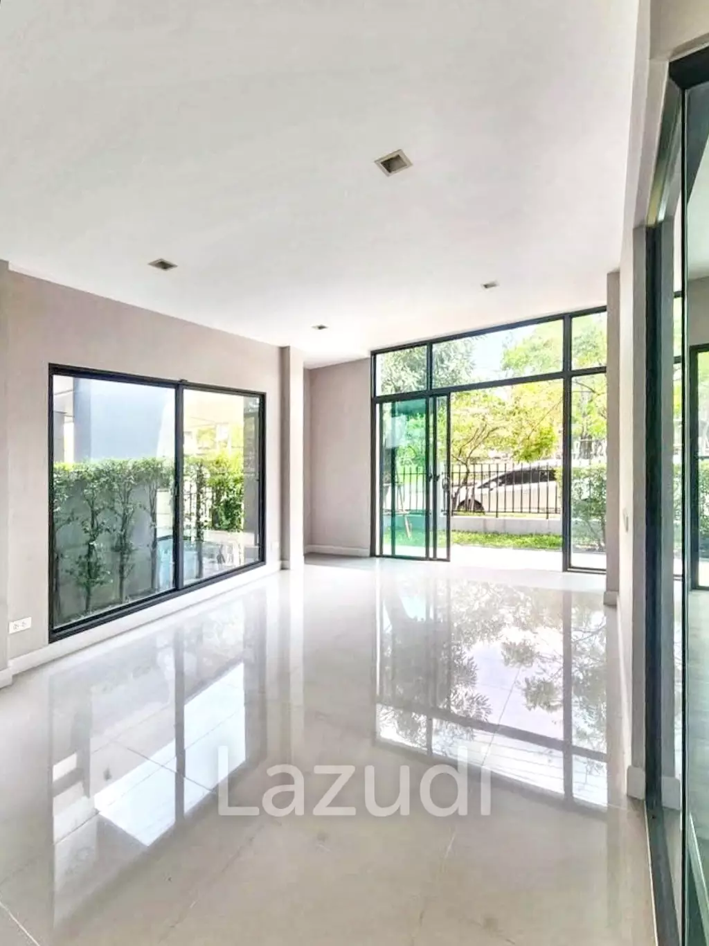 4 Bedroom 3 Bathroom 234 Sq.m Venue Rama 9