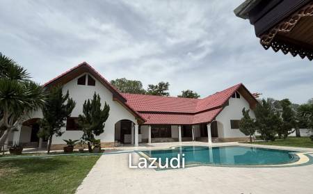 JUST RENOVATED 3-Bedroom Luxury Villa on a LARGE 3 Rai Plot in Hin Lek Fai
