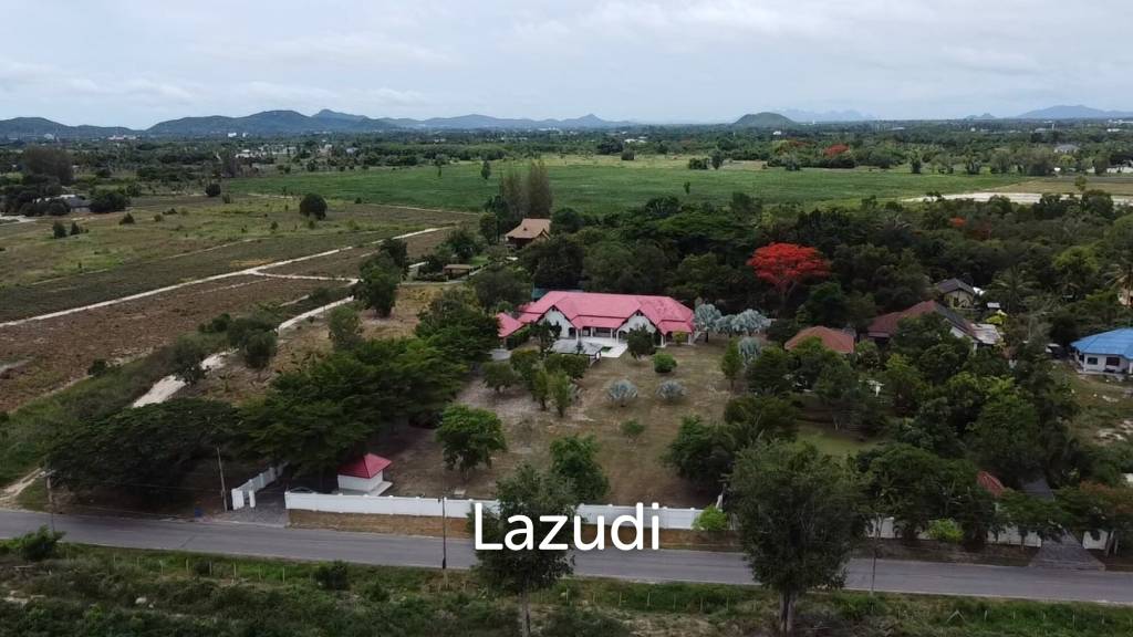 JUST RENOVATED 3-Bedroom Luxury Villa on a LARGE 3 Rai Plot in Hin Lek Fai