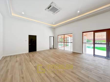 ขายวิลล่า 3ห้องนอนบ้านเนื้อที่ 3 ไร่ พร้อมสระว่ายน้ำและสวนขนาดใหญ่ในหินเหล็กไฟ
