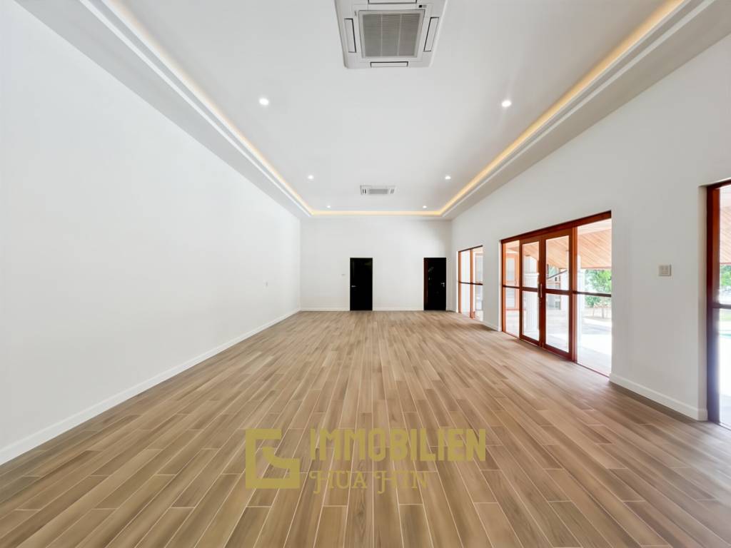 ขายวิลล่า 3ห้องนอนบ้านเนื้อที่ 3 ไร่ พร้อมสระว่ายน้ำและสวนขนาดใหญ่ในหินเหล็กไฟ