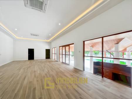 ขายวิลล่า 3ห้องนอนบ้านเนื้อที่ 3 ไร่ พร้อมสระว่ายน้ำและสวนขนาดใหญ่ในหินเหล็กไฟ