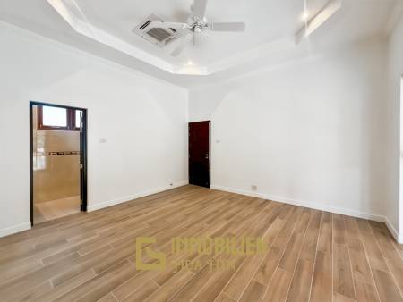 ขายวิลล่า 3ห้องนอนบ้านเนื้อที่ 3 ไร่ พร้อมสระว่ายน้ำและสวนขนาดใหญ่ในหินเหล็กไฟ