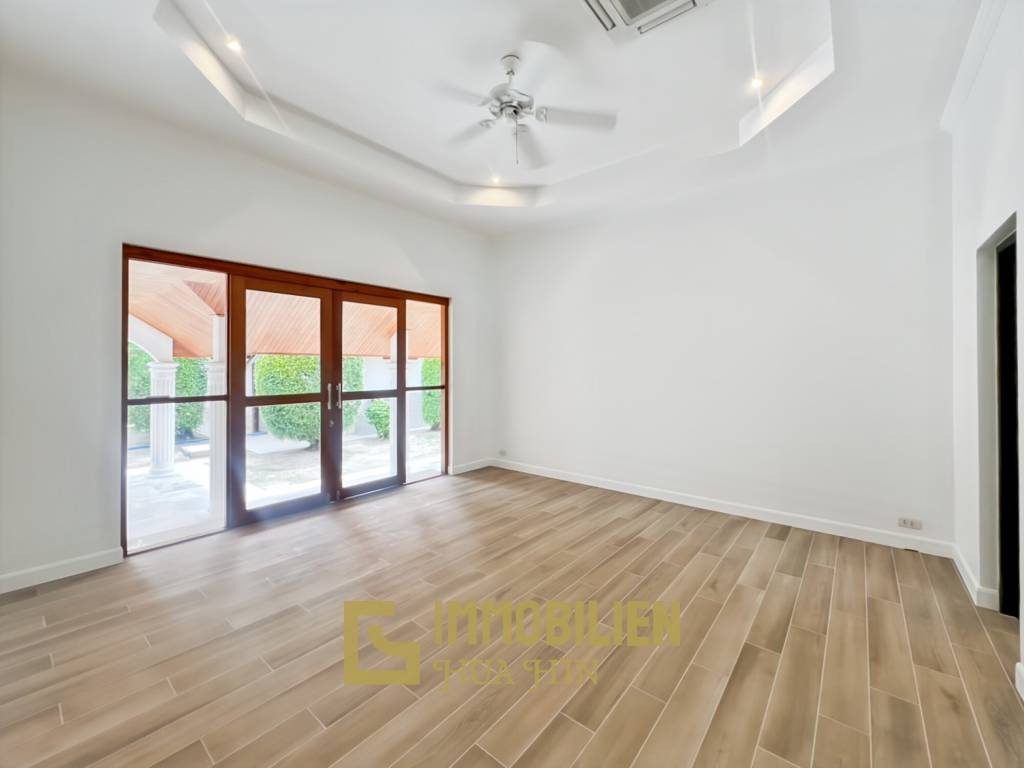 ขายวิลล่า 3ห้องนอนบ้านเนื้อที่ 3 ไร่ พร้อมสระว่ายน้ำและสวนขนาดใหญ่ในหินเหล็กไฟ
