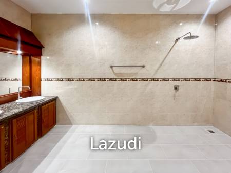 JUST RENOVATED 3-Bedroom Luxury Villa on a LARGE 3 Rai Plot in Hin Lek Fai