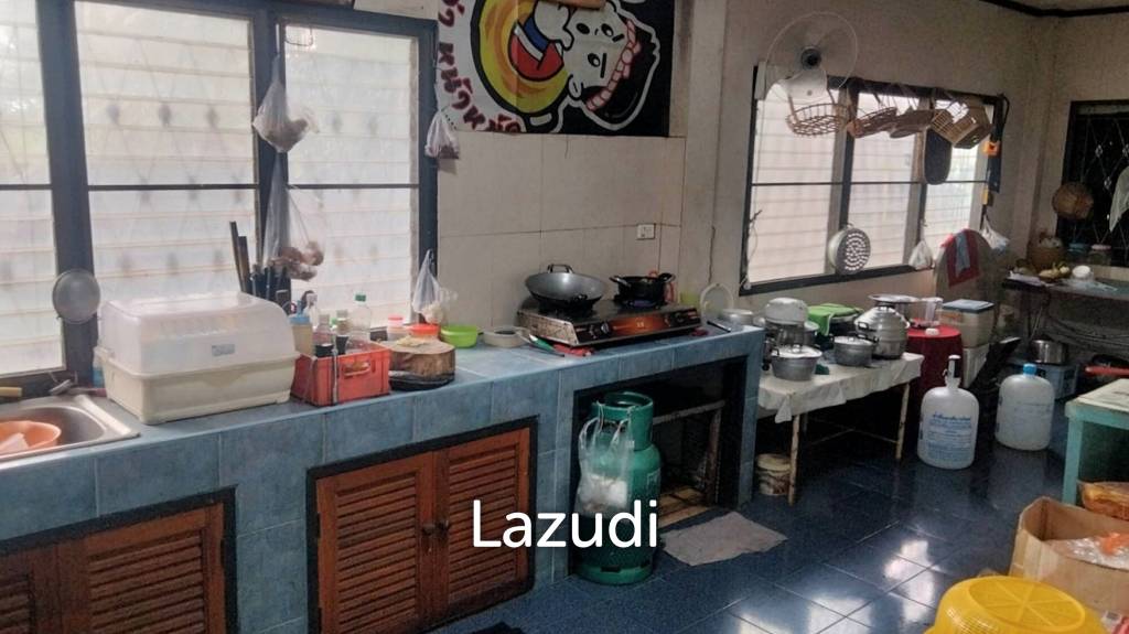 4 Beds 2-Storey House For Sale Close To Main Road.