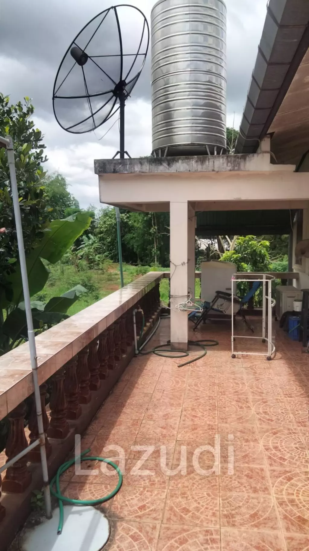4 Beds 2-Storey House For Sale Close To Main Road.