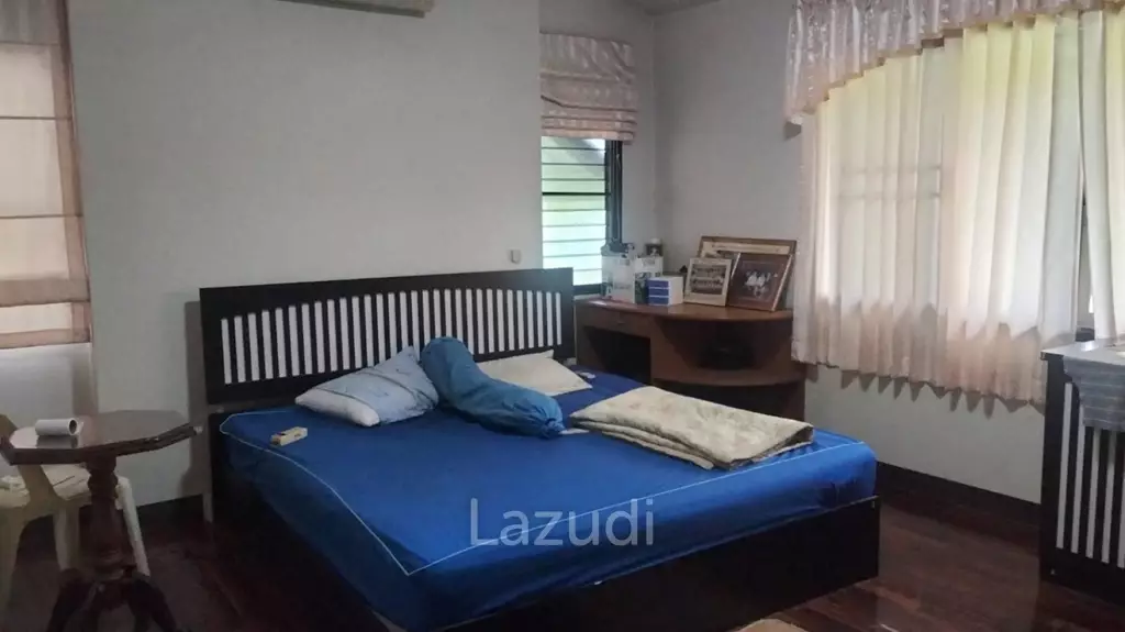 4 Beds 2-Storey House For Sale Close To Main Road.