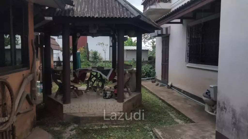4 Beds 2-Storey House For Sale Close To Main Road.