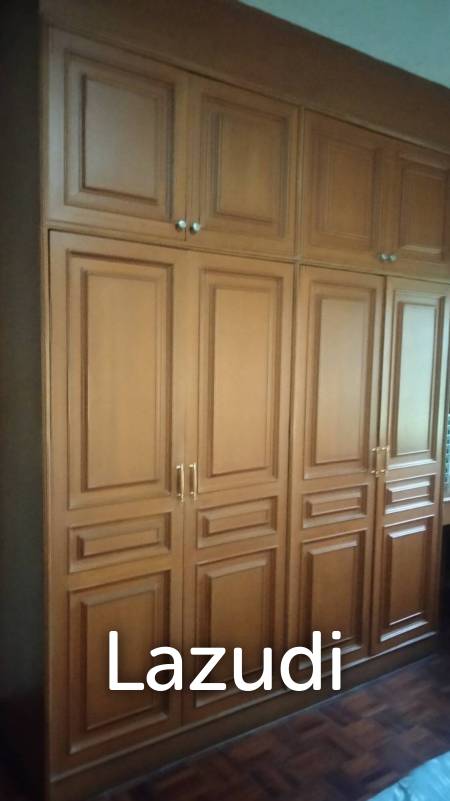 4 Beds 2-Storey House For Sale Close To Main Road.