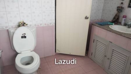 4 Beds 2-Storey House For Sale Close To Main Road.