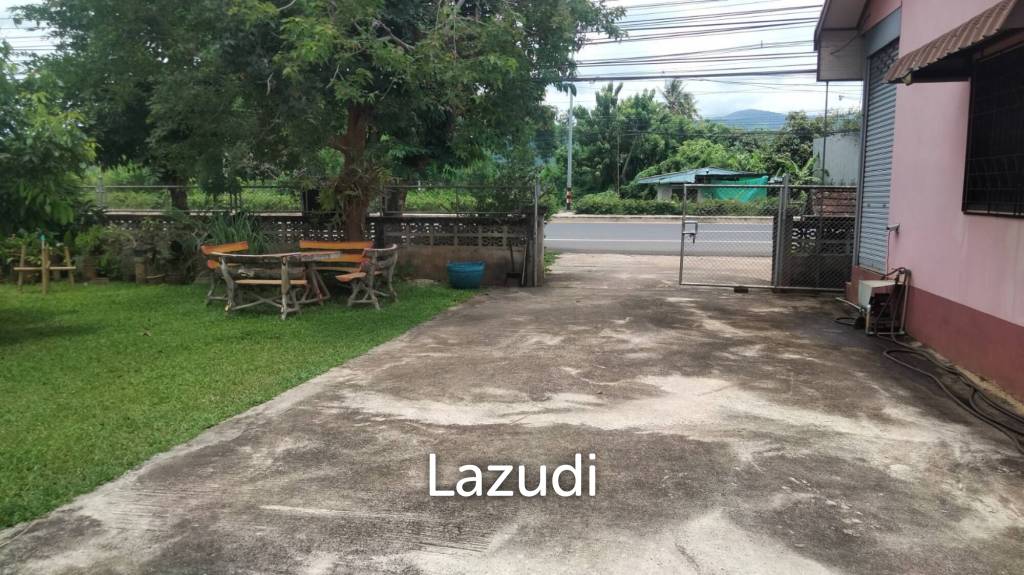 4 Beds 2-Storey House For Sale Close To Main Road.