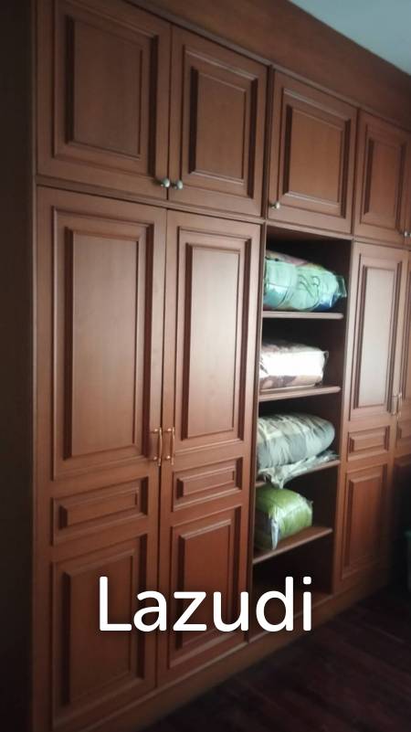 4 Beds 2-Storey House For Sale Close To Main Road.