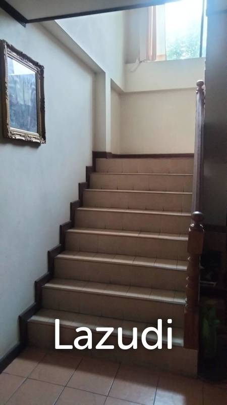 4 Beds 2-Storey House For Sale Close To Main Road.