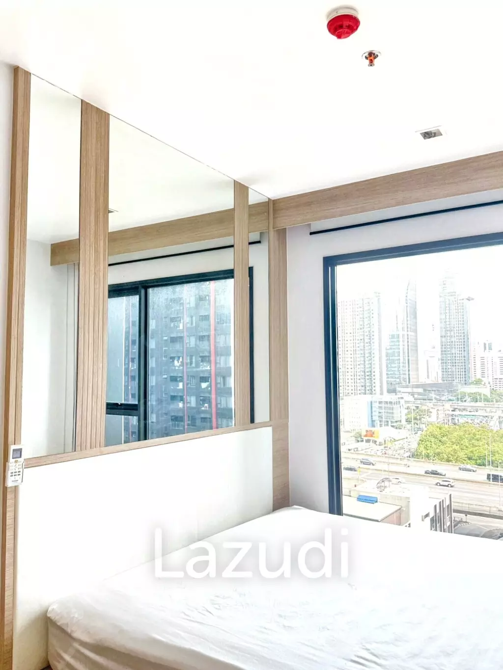 2 Bed 2 Bath 59 SQ.M LIFE Asoke - Rama 9