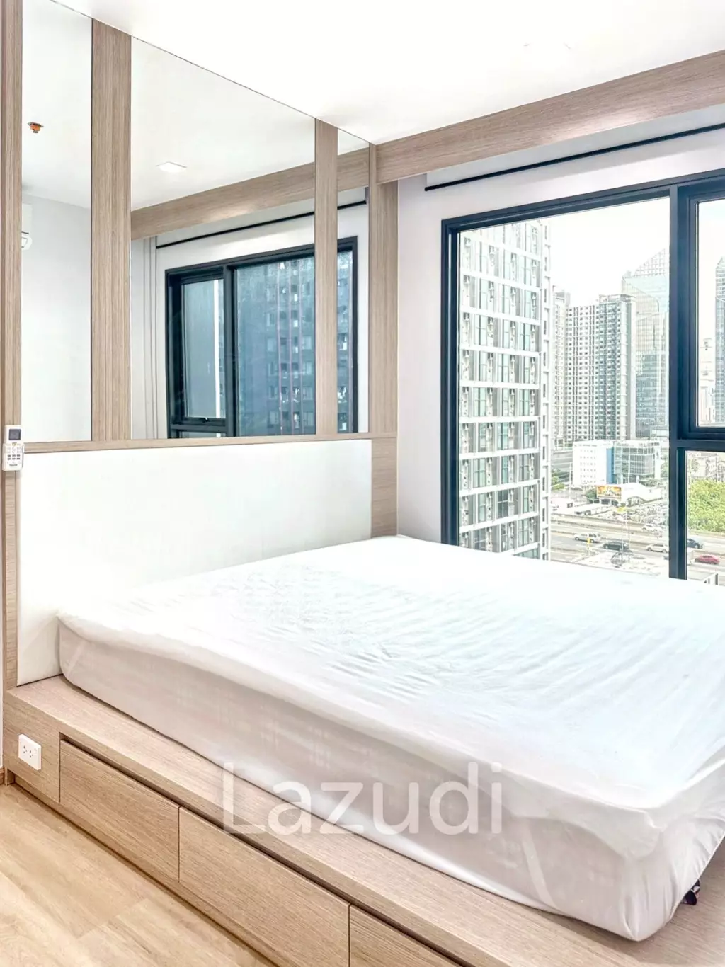 2 Bed 2 Bath 59 SQ.M LIFE Asoke - Rama 9