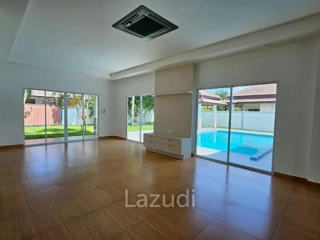 Unique Villas Pattaya 3 bedrooms 4 bathrooms 640 SQ.M.