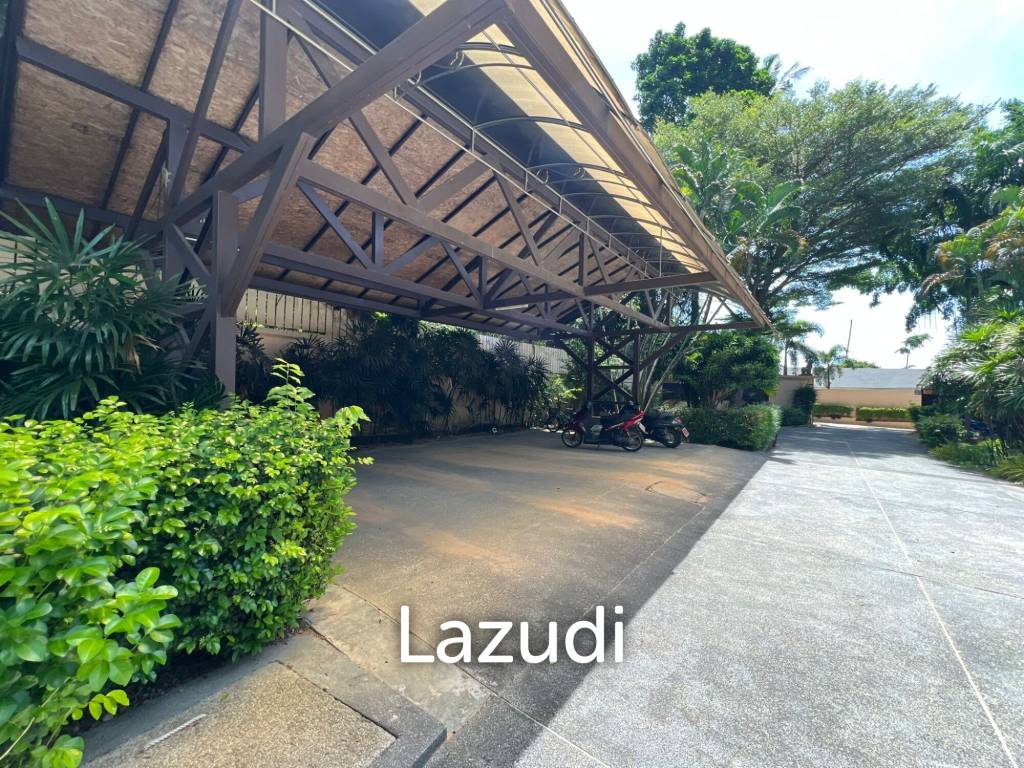 4-Bedroom Villa with Garden - Near Fisherman's Village