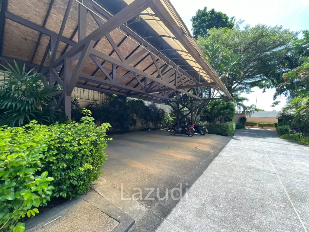 4-Bedroom Villa with Garden - Near Fisherman's Village