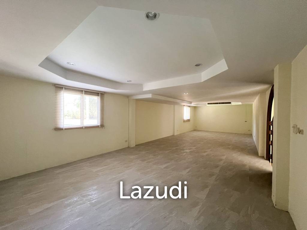 4-Bedroom Villa with Garden - Near Fisherman's Village