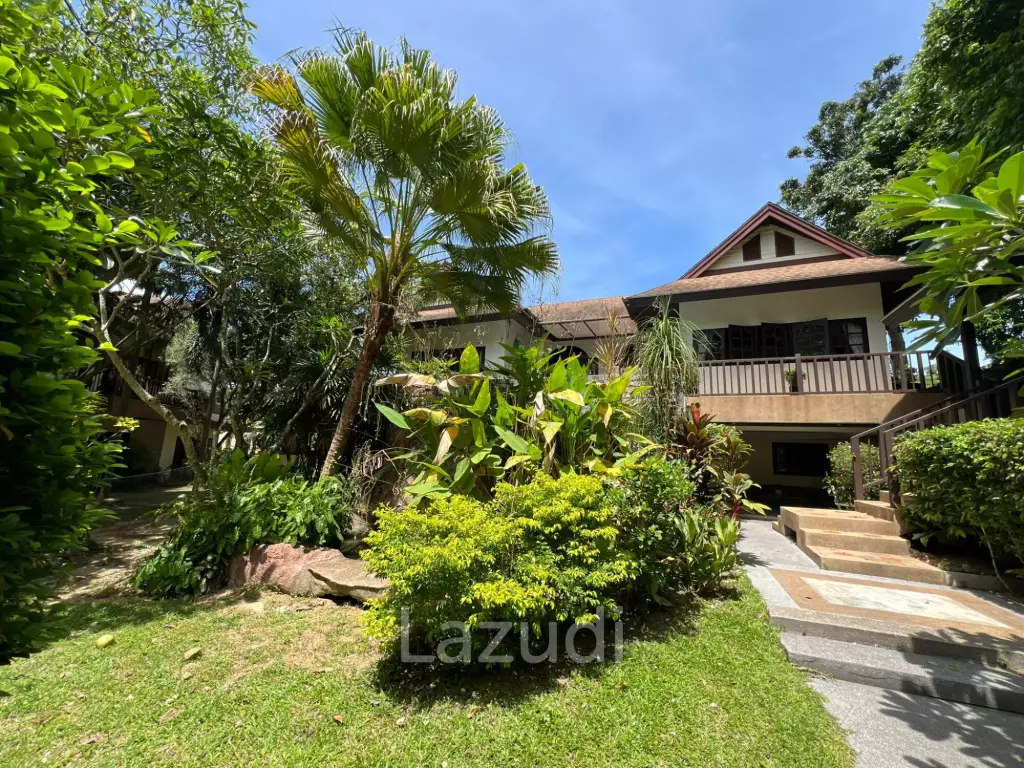 4-Bedroom Villa with Garden - Near Fisherman's Village