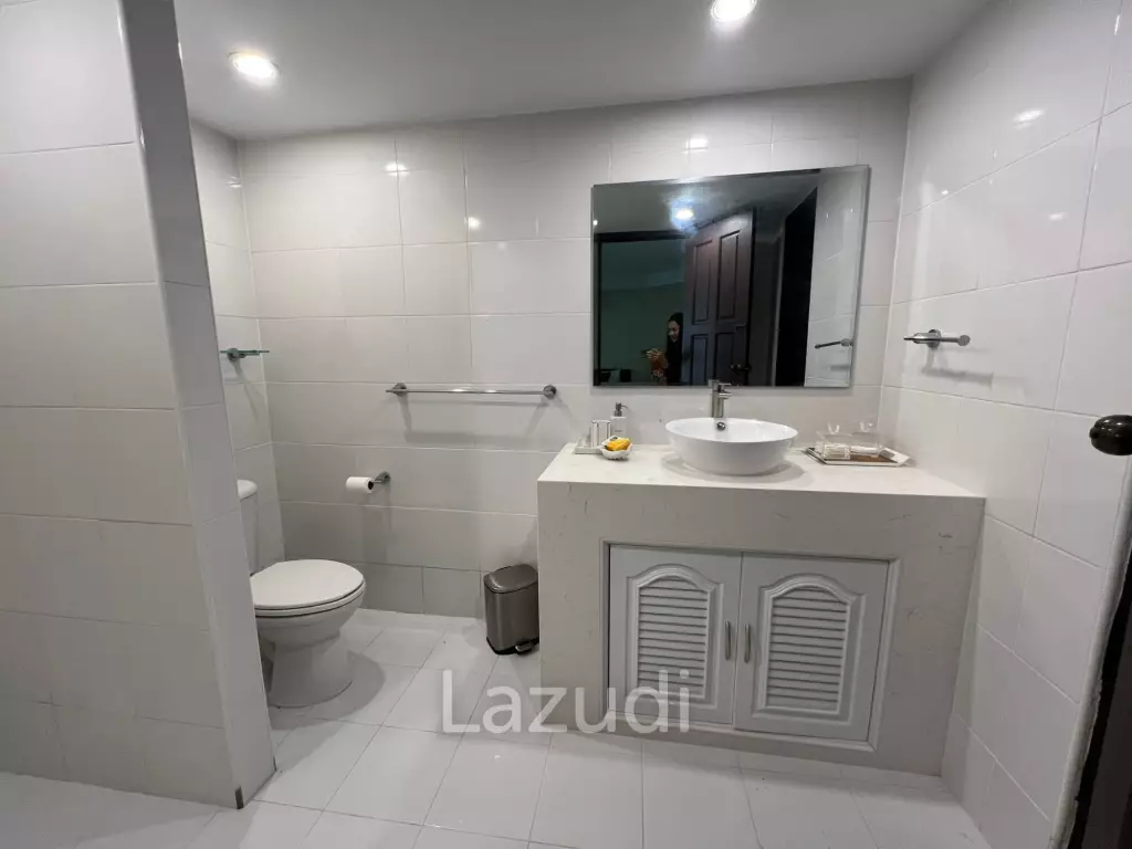 4-Bedroom Villa with Garden - Near Fisherman's Village