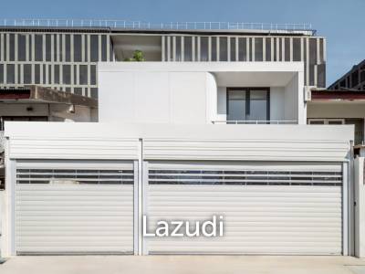 3 bedroom 4 bathroom 205 SQ.M Townhouse in Pradipat