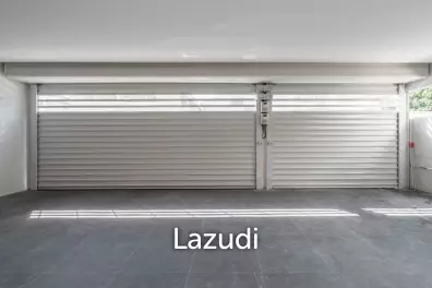 3 bedroom 4 bathroom 205 SQ.M Townhouse in Pradipat