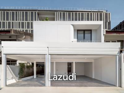 3 bedroom 4 bathroom 205 SQ.M Townhouse in Pradipat